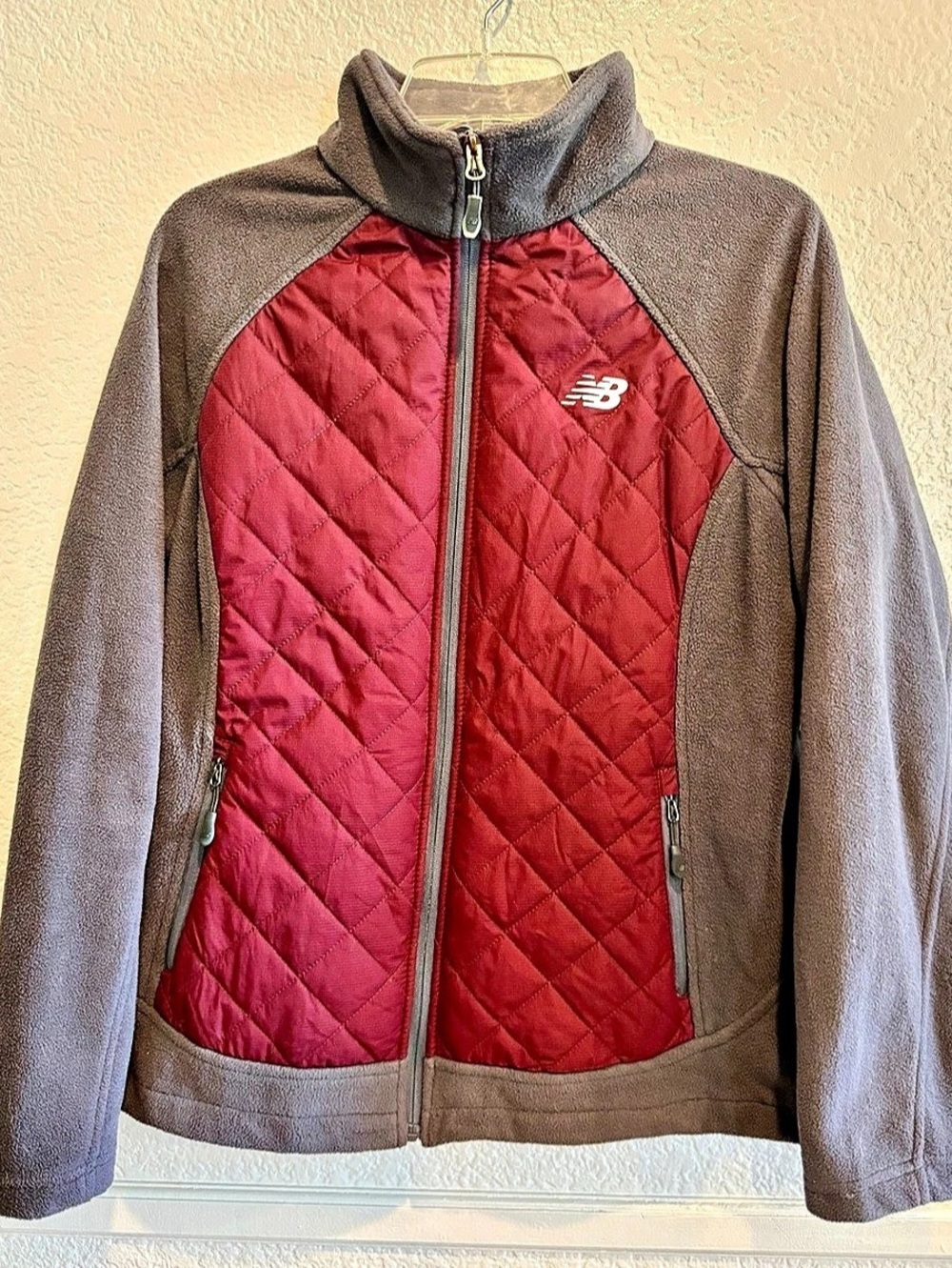 New Balance Quilted Performance Jacket Gray & Red womens Size Large